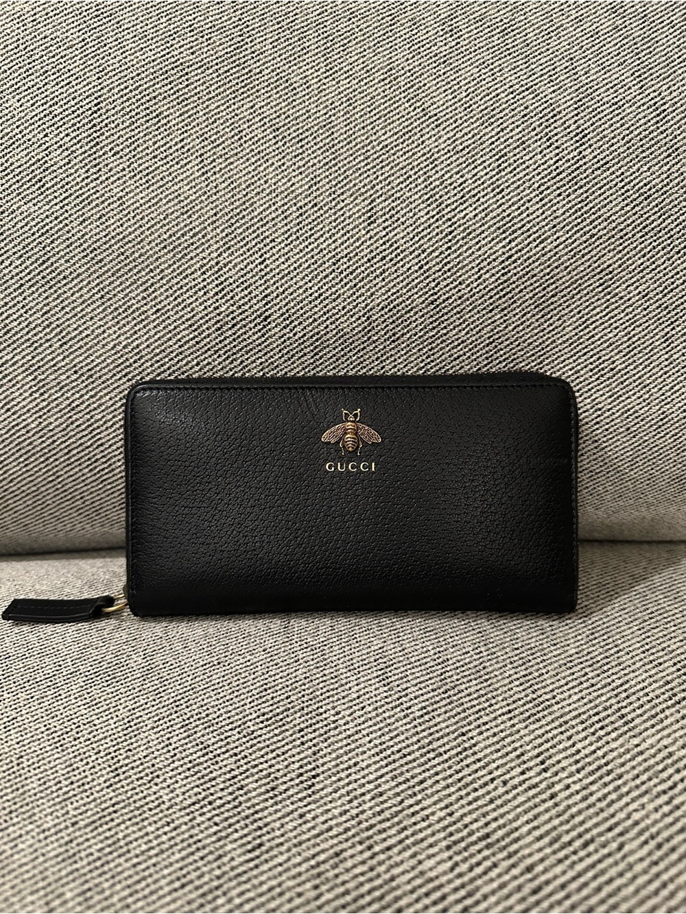 Authentic Gucci Animalier Bee Black Leather Zip Around Long Wallet